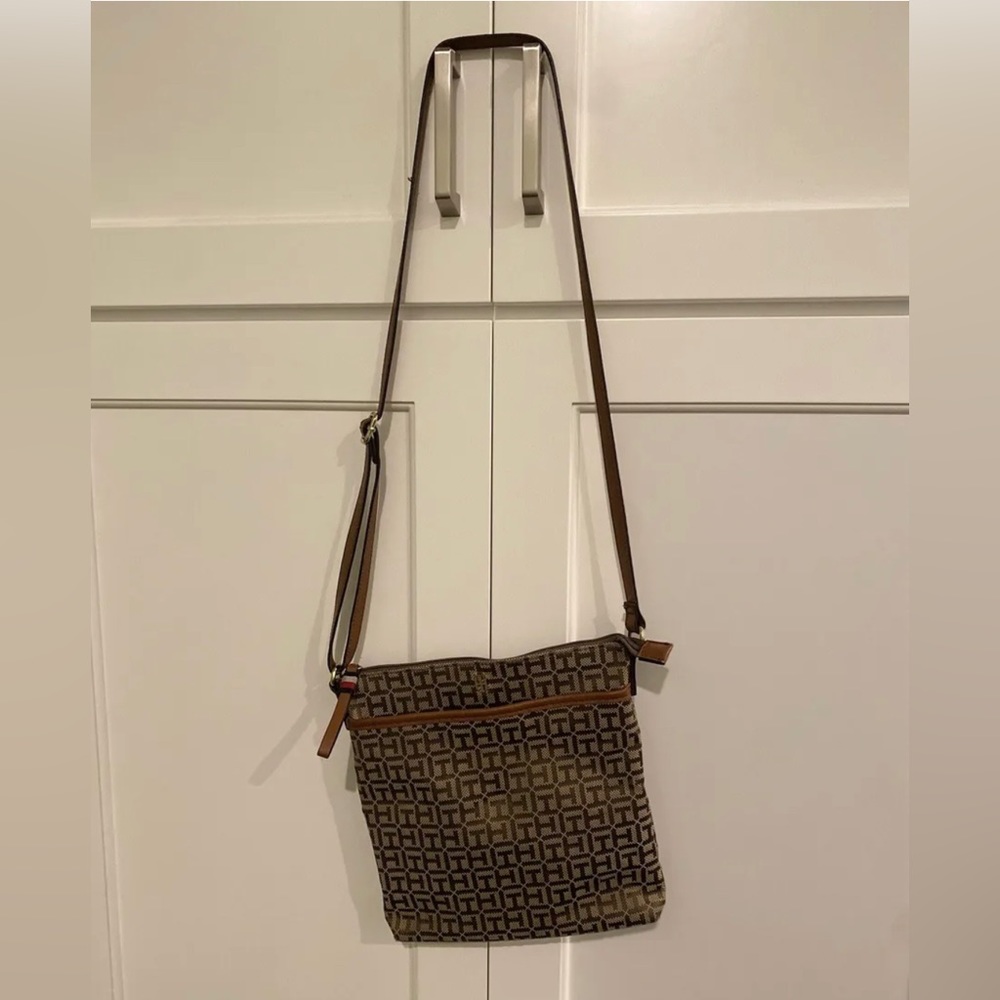 Tommy Hilfiger Purse Julia Monogram Jacquard North South Crossbody Tan Bag